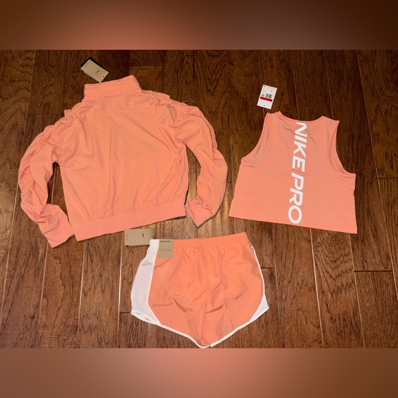 NWT Lot Of 3 Nike Dri Fit Jacket, Tank Top & Running Shorts Set Girls Size Large - Picture 2 of 10